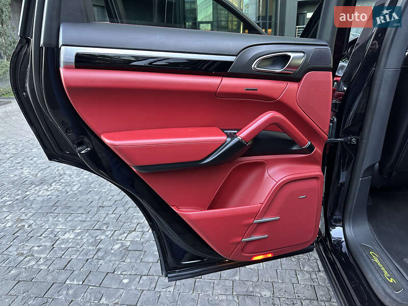 Внедорожник / Кроссовер Porsche Cayenne 2017 в Киеве фото 20 Внедорожник / Кроссовер Porsche Cayenne 2017 в Киеве