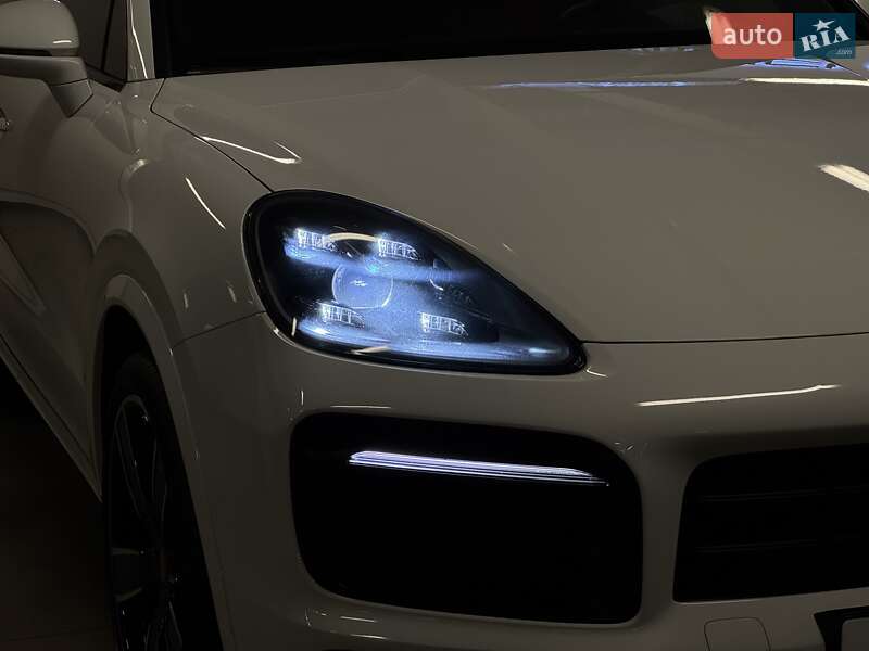 Внедорожник / Кроссовер Porsche Cayenne 2019 в Киеве