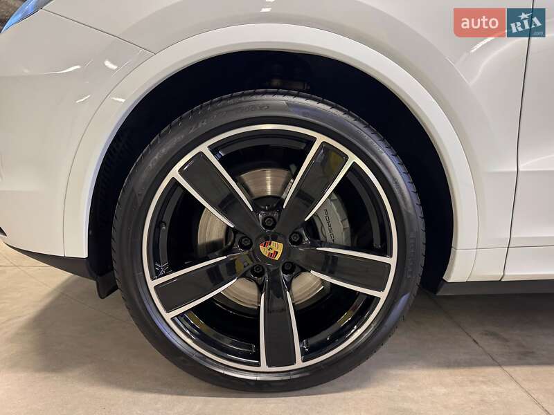 Внедорожник / Кроссовер Porsche Cayenne 2019 в Киеве