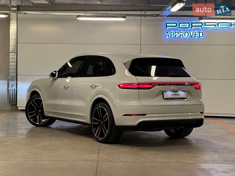 Внедорожник / Кроссовер Porsche Cayenne 2019 в Киеве