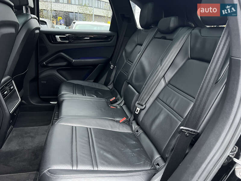 Внедорожник / Кроссовер Porsche Cayenne 2018 в Киеве фото 52 Внедорожник / Кроссовер Porsche Cayenne 2018 в Киеве