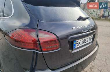 Внедорожник / Кроссовер Porsche Cayenne 2013 в Ровно