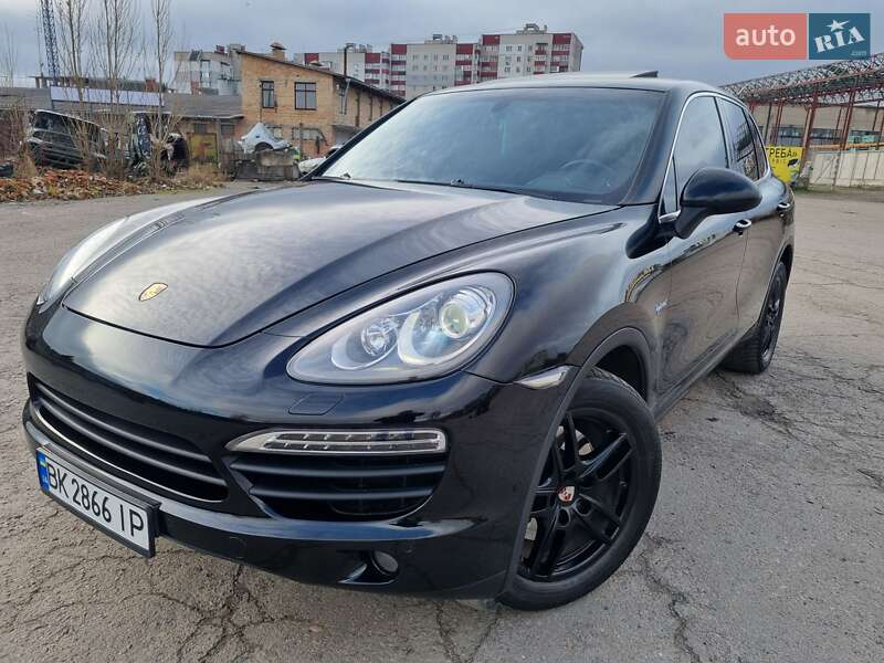Внедорожник / Кроссовер Porsche Cayenne 2013 в Ровно