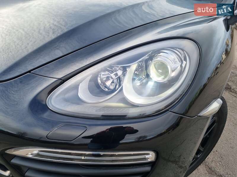 Внедорожник / Кроссовер Porsche Cayenne 2013 в Ровно