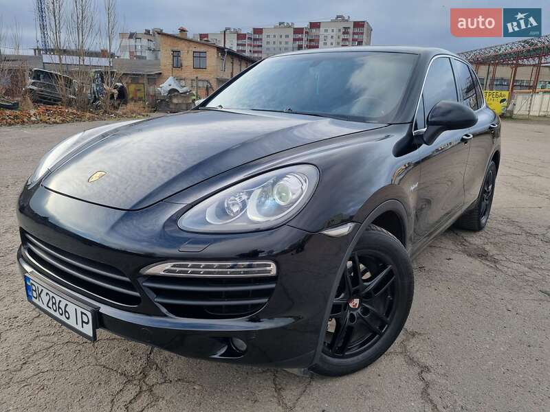 Внедорожник / Кроссовер Porsche Cayenne 2013 в Ровно