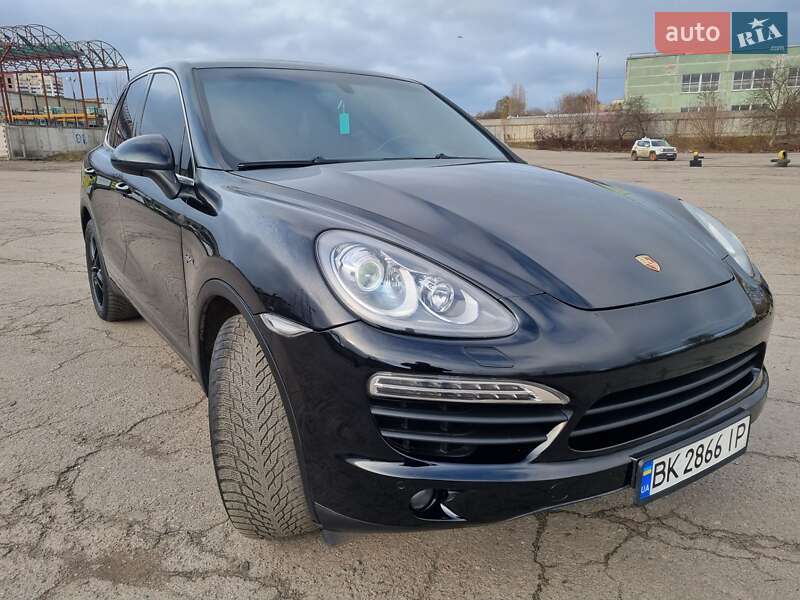 Внедорожник / Кроссовер Porsche Cayenne 2013 в Ровно