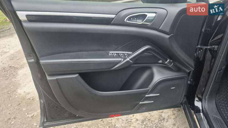 Внедорожник / Кроссовер Porsche Cayenne 2012 в Бердичеве