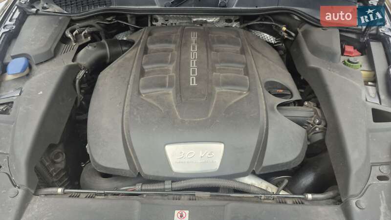 Внедорожник / Кроссовер Porsche Cayenne 2012 в Бердичеве