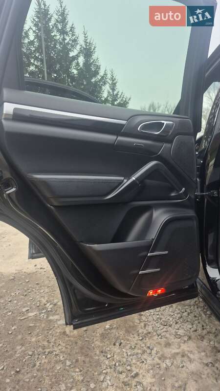 Внедорожник / Кроссовер Porsche Cayenne 2012 в Бердичеве
