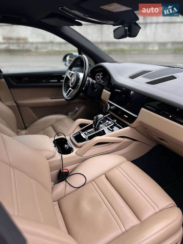 Внедорожник / Кроссовер Porsche Cayenne 2018 в Киеве фото 11 Внедорожник / Кроссовер Porsche Cayenne 2018 в Киеве