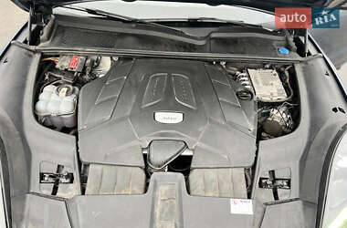 Внедорожник / Кроссовер Porsche Cayenne 2018 в Киеве