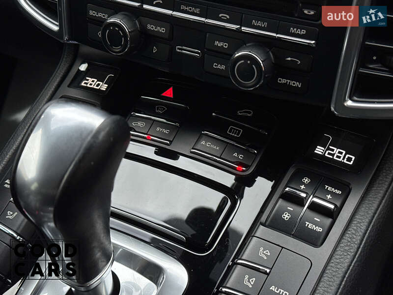 Внедорожник / Кроссовер Porsche Cayenne 2013 в Одессе