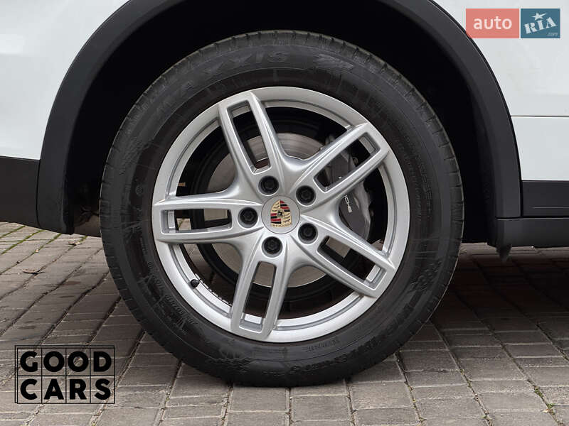 Внедорожник / Кроссовер Porsche Cayenne 2013 в Одессе