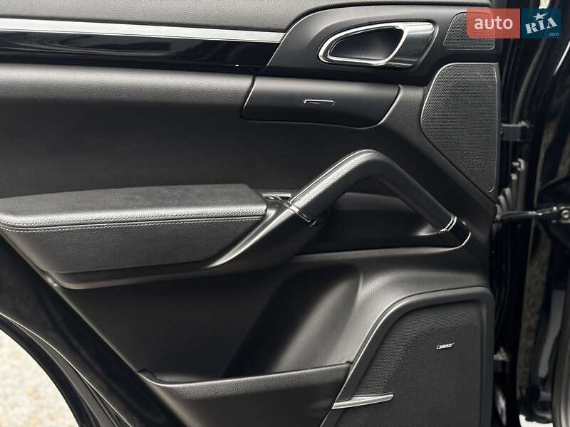 Внедорожник / Кроссовер Porsche Cayenne 2016 в Львове фото 42 Внедорожник / Кроссовер Porsche Cayenne 2016 в Львове