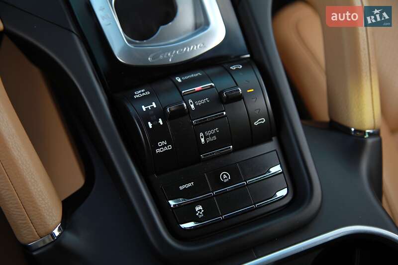 Внедорожник / Кроссовер Porsche Cayenne 2016 в Харькове