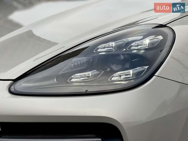 Внедорожник / Кроссовер Porsche Cayenne 2021 в Киеве