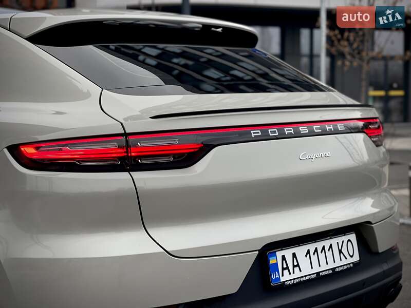 Внедорожник / Кроссовер Porsche Cayenne 2021 в Киеве
