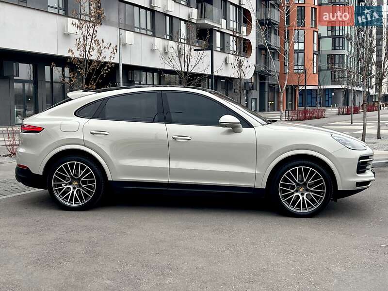 Внедорожник / Кроссовер Porsche Cayenne 2021 в Киеве