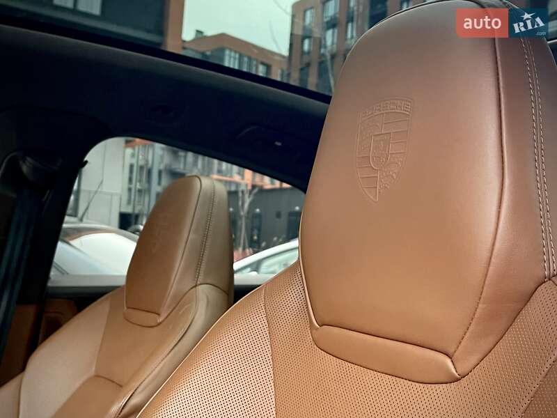 Внедорожник / Кроссовер Porsche Cayenne 2021 в Киеве