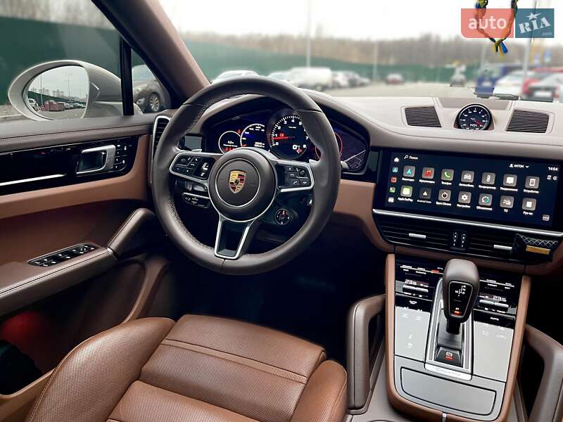 Внедорожник / Кроссовер Porsche Cayenne 2021 в Киеве