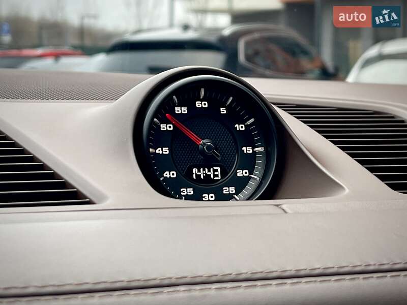 Внедорожник / Кроссовер Porsche Cayenne 2021 в Киеве