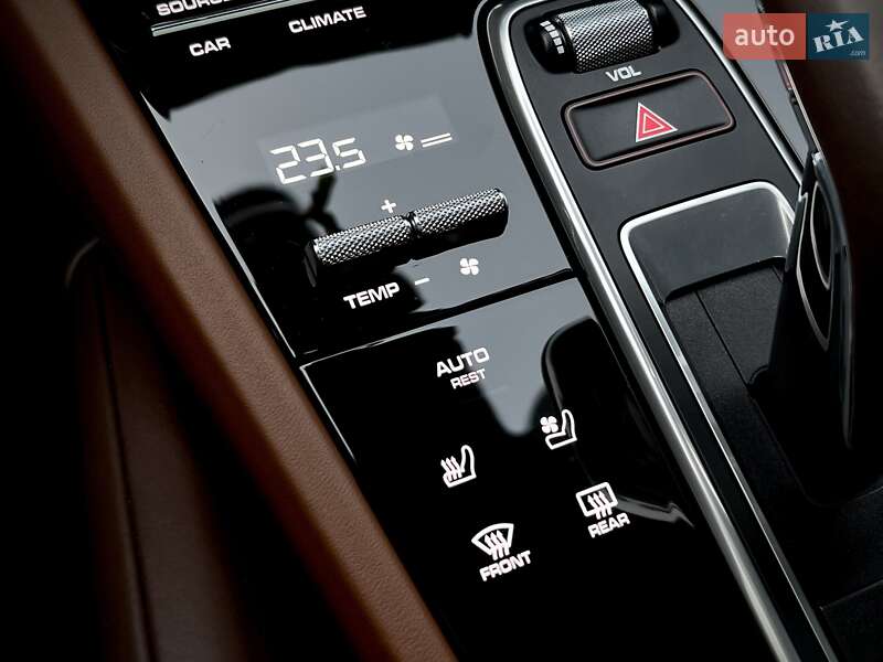 Внедорожник / Кроссовер Porsche Cayenne 2021 в Киеве