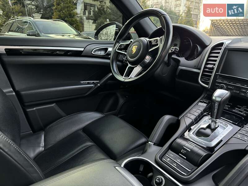 Внедорожник / Кроссовер Porsche Cayenne 2015 в Одессе фото 15 Внедорожник / Кроссовер Porsche Cayenne 2015 в Одессе