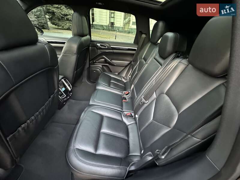 Внедорожник / Кроссовер Porsche Cayenne 2015 в Одессе фото 28 Внедорожник / Кроссовер Porsche Cayenne 2015 в Одессе