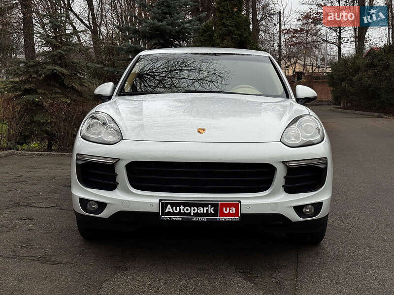 Внедорожник / Кроссовер Porsche Cayenne 2015 в Киеве