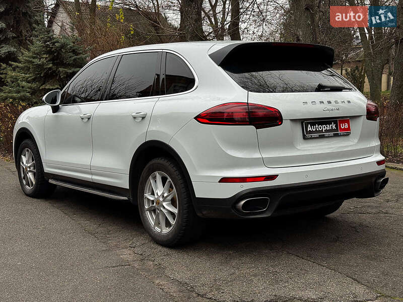 Внедорожник / Кроссовер Porsche Cayenne 2015 в Киеве