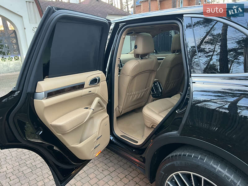 Внедорожник / Кроссовер Porsche Cayenne 2015 в Киеве фото 60 Внедорожник / Кроссовер Porsche Cayenne 2015 в Киеве