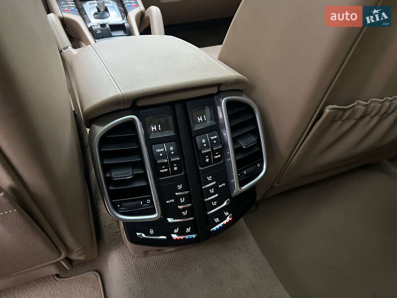 Внедорожник / Кроссовер Porsche Cayenne 2015 в Киеве фото 66 Внедорожник / Кроссовер Porsche Cayenne 2015 в Киеве