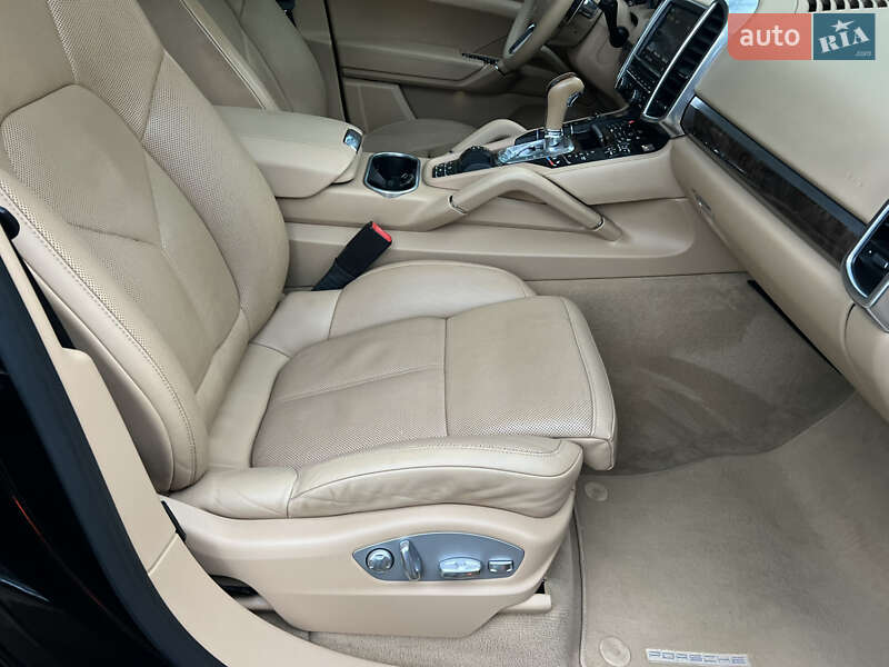 Внедорожник / Кроссовер Porsche Cayenne 2015 в Киеве фото 83 Внедорожник / Кроссовер Porsche Cayenne 2015 в Киеве