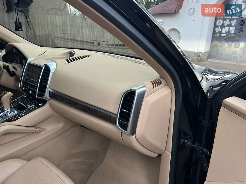 Внедорожник / Кроссовер Porsche Cayenne 2015 в Киеве фото 84 Внедорожник / Кроссовер Porsche Cayenne 2015 в Киеве