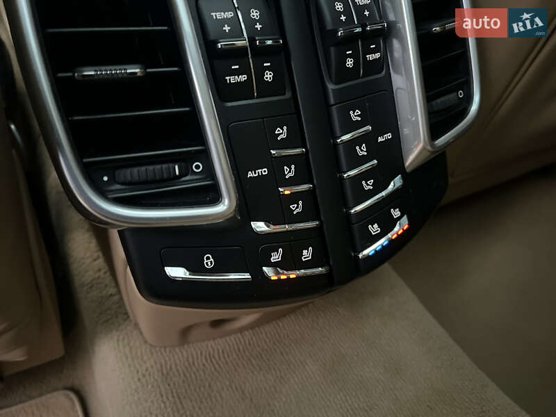 Внедорожник / Кроссовер Porsche Cayenne 2015 в Киеве фото 169 Внедорожник / Кроссовер Porsche Cayenne 2015 в Киеве