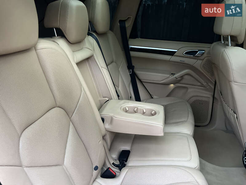 Внедорожник / Кроссовер Porsche Cayenne 2015 в Киеве фото 182 Внедорожник / Кроссовер Porsche Cayenne 2015 в Киеве