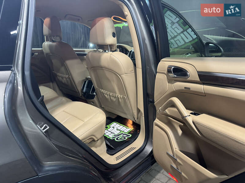 Внедорожник / Кроссовер Porsche Cayenne 2012 в Одессе фото 23 Внедорожник / Кроссовер Porsche Cayenne 2012 в Одессе