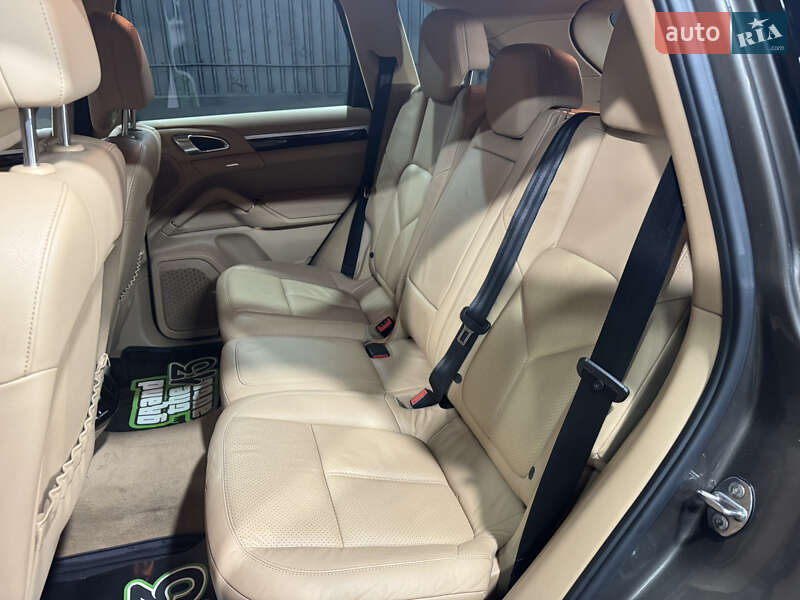 Внедорожник / Кроссовер Porsche Cayenne 2012 в Одессе фото 28 Внедорожник / Кроссовер Porsche Cayenne 2012 в Одессе