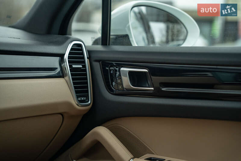 Внедорожник / Кроссовер Porsche Cayenne 2019 в Черновцах фото 40 Внедорожник / Кроссовер Porsche Cayenne 2019 в Черновцах