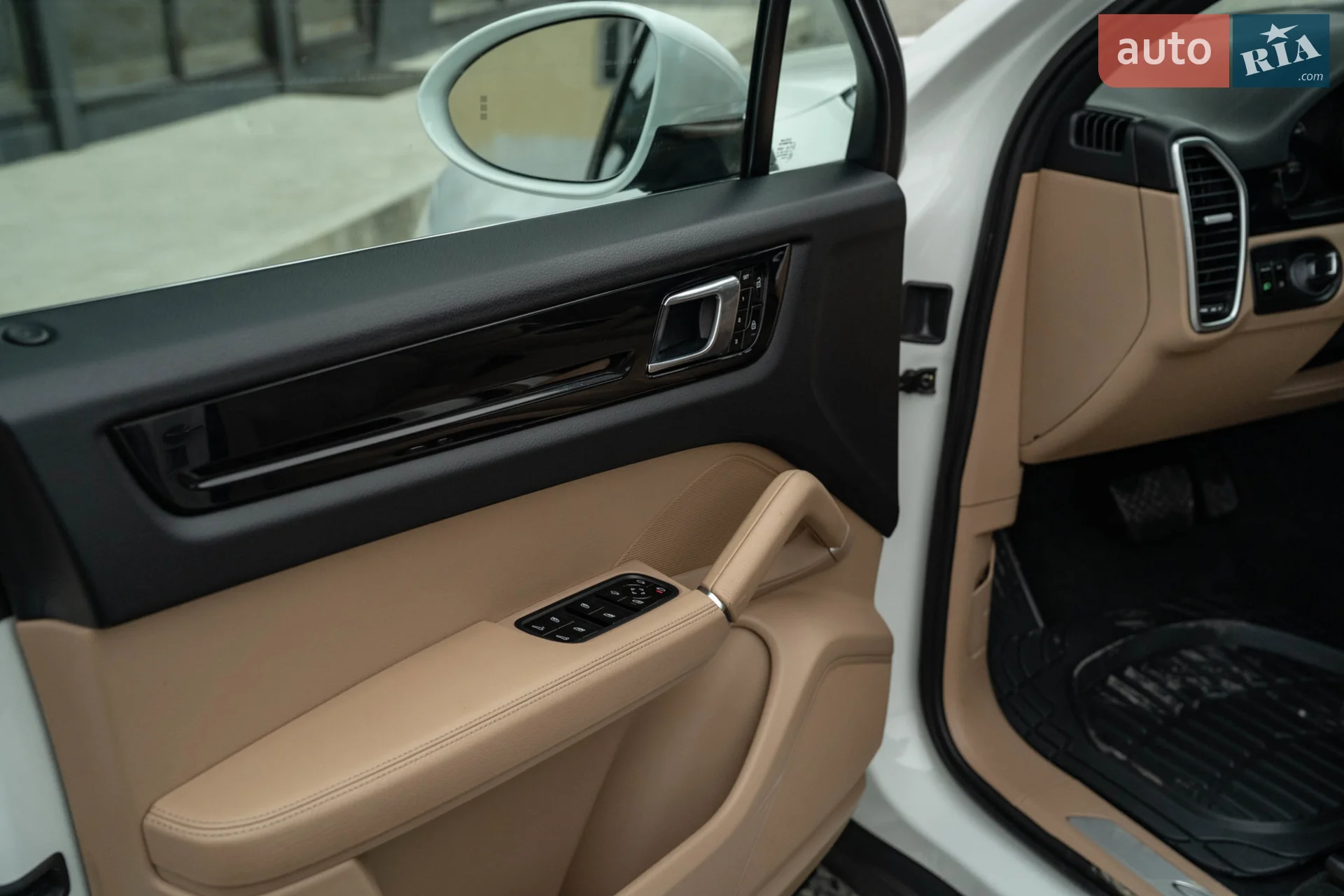2019 Porsche Cayenne - мініатюра 44