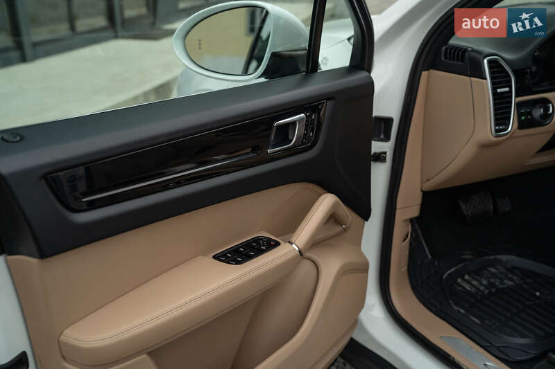 Внедорожник / Кроссовер Porsche Cayenne 2019 в Черновцах фото 44 Внедорожник / Кроссовер Porsche Cayenne 2019 в Черновцах