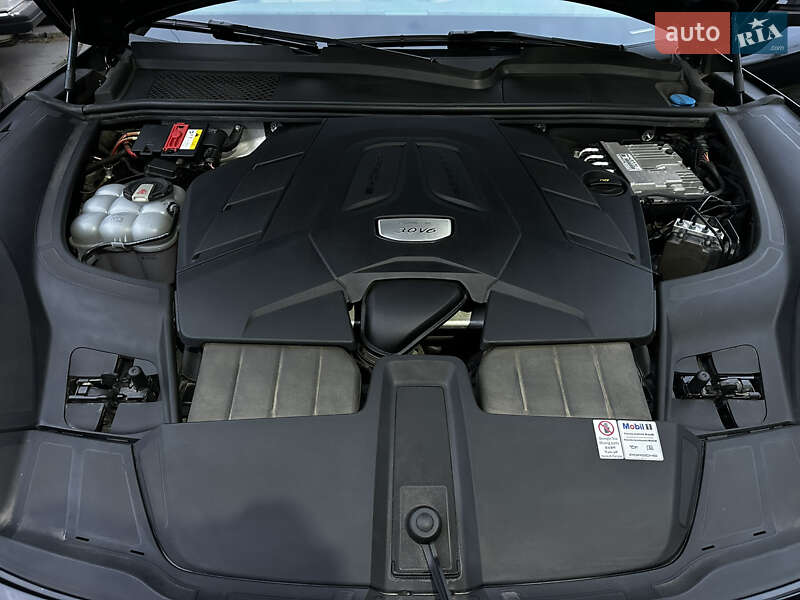 Внедорожник / Кроссовер Porsche Cayenne 2019 в Киеве