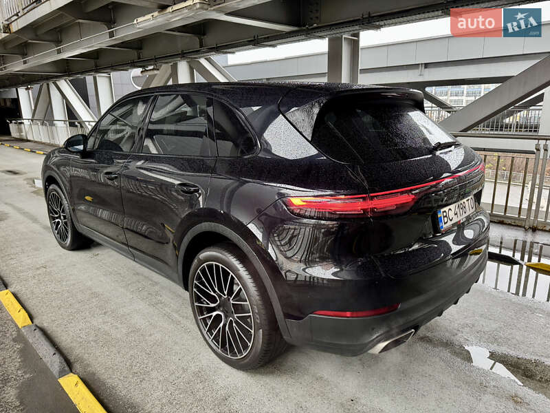 Внедорожник / Кроссовер Porsche Cayenne 2018 в Киеве