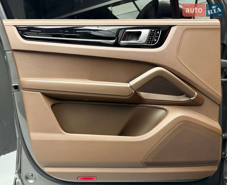 Внедорожник / Кроссовер Porsche Cayenne 2019 в Киеве фото 25 Внедорожник / Кроссовер Porsche Cayenne 2019 в Киеве