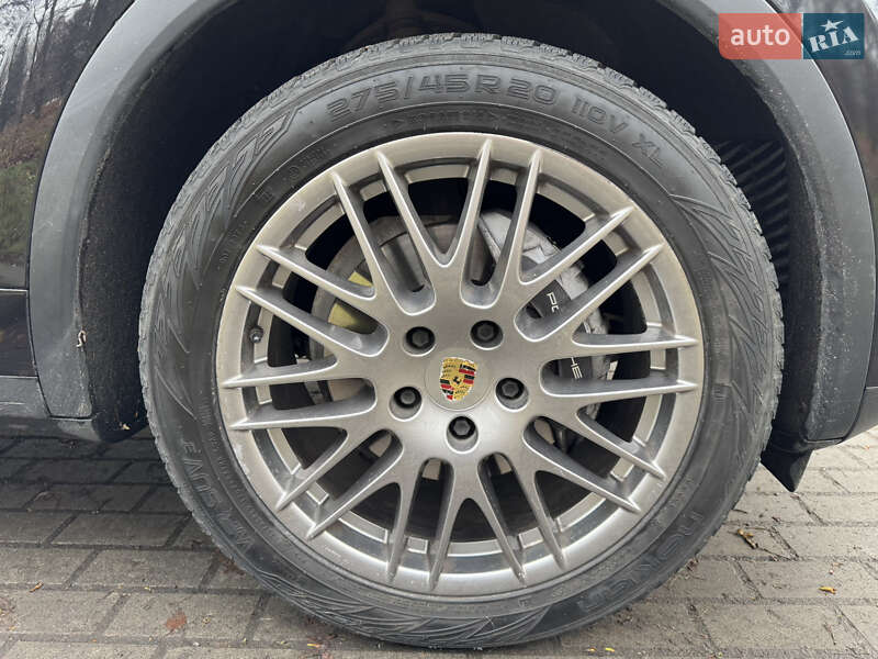 Внедорожник / Кроссовер Porsche Cayenne 2016 в Киеве