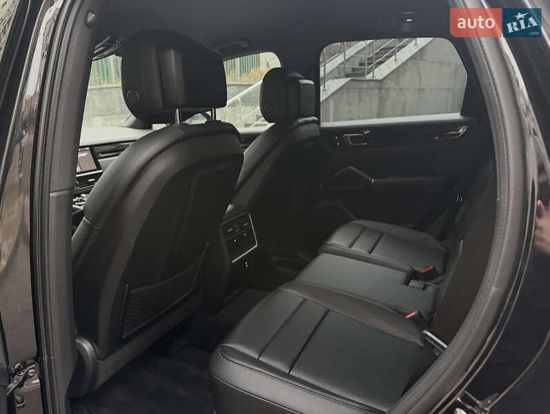 Внедорожник / Кроссовер Porsche Cayenne 2020 в Киеве фото 11 Внедорожник / Кроссовер Porsche Cayenne 2020 в Киеве