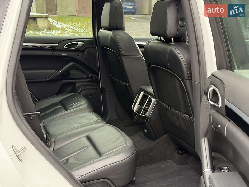 Внедорожник / Кроссовер Porsche Cayenne 2014 в Ковеле