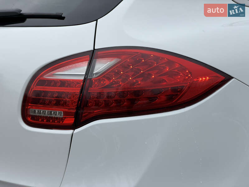 Внедорожник / Кроссовер Porsche Cayenne 2014 в Ковеле