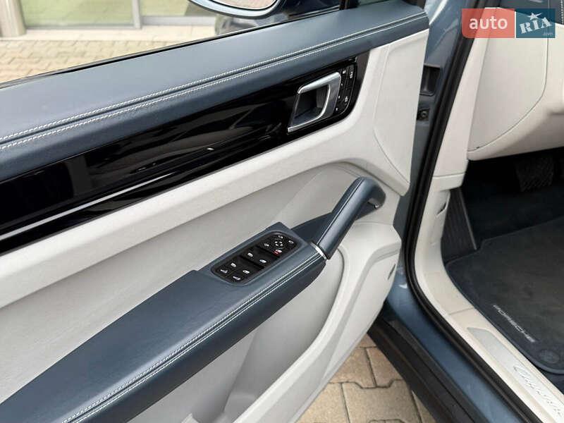 Внедорожник / Кроссовер Porsche Cayenne 2019 в Житомире фото 13 Внедорожник / Кроссовер Porsche Cayenne 2019 в Житомире