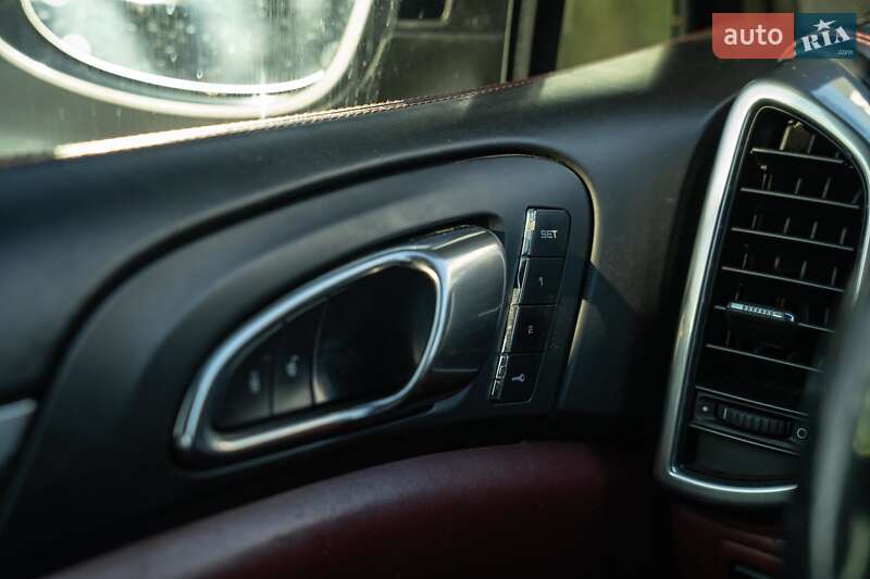 Внедорожник / Кроссовер Porsche Cayenne 2015 в Черновцах фото 18 Внедорожник / Кроссовер Porsche Cayenne 2015 в Черновцах